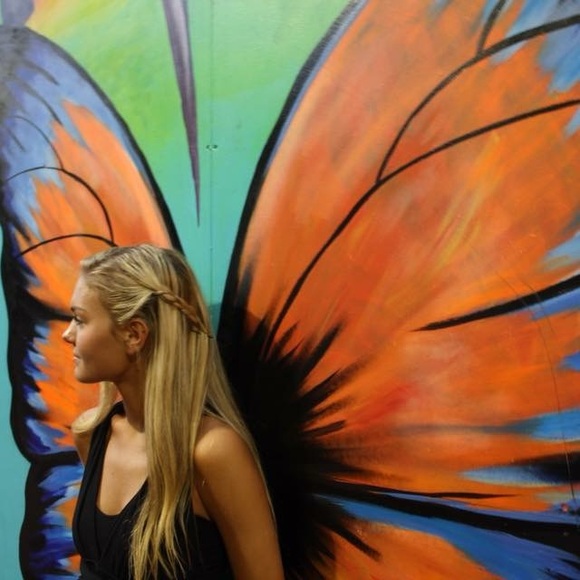 Meet your Posher, Hallie - Picture 3 of 5